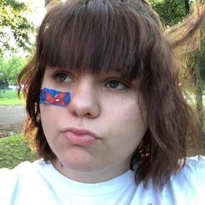 Meet your Posher, Emilie